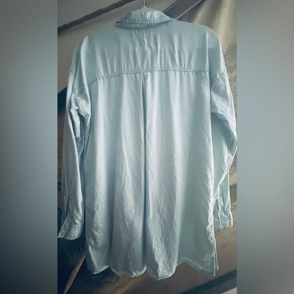 Thread + Supply Classic Chambray Blue shirt SZ Small Can fit Medium - Picture 3 of 6